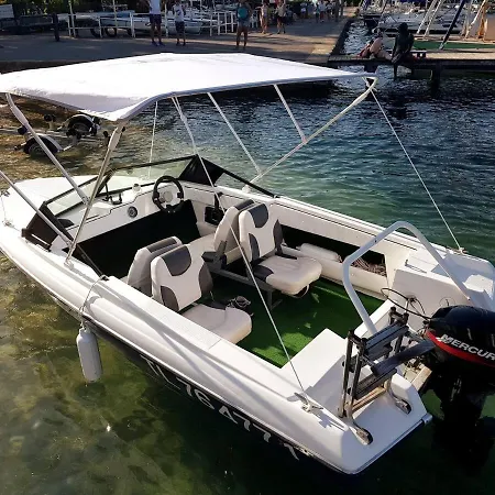 Joli T2 Lumineux Et Cosy Au Centre D'annecy